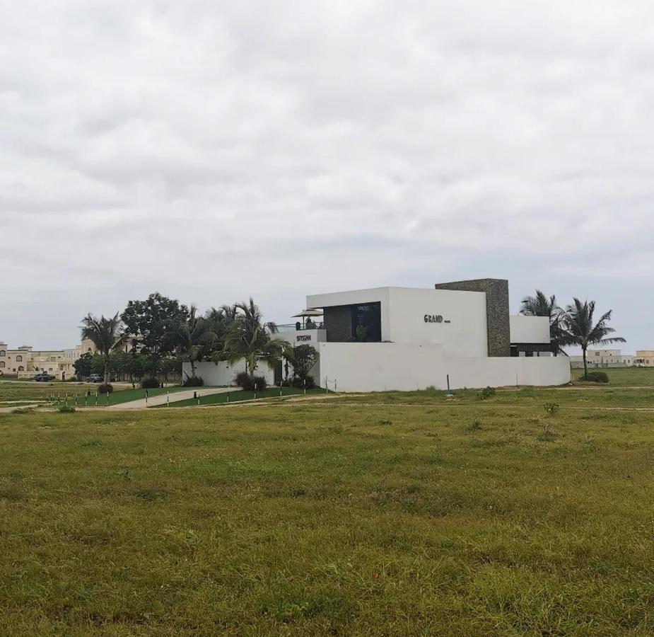 G R A N D C H A L E T Villa Salalah Buitenkant foto